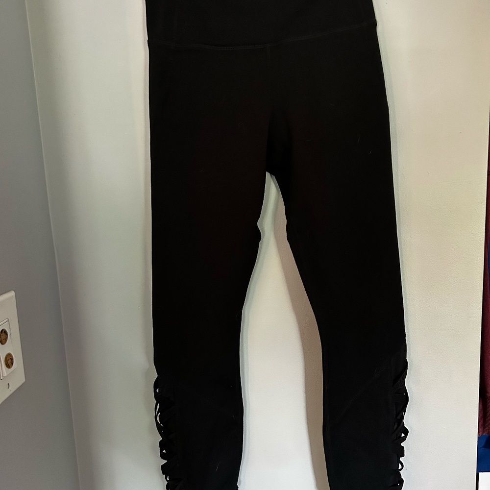 Fabletics Skinny Pant High Waisted (Cross Over Side) Leggings